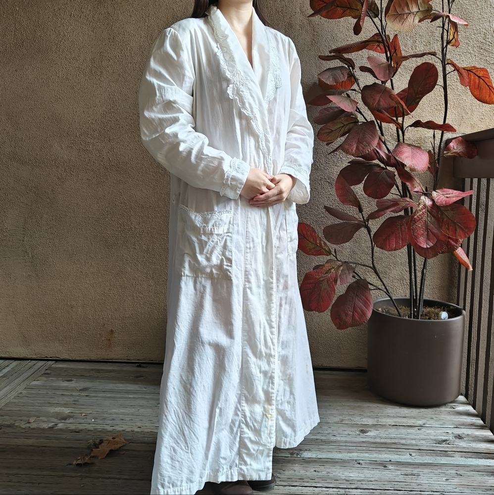Vintage 80s/90s Victoria’s Secret White Bathrobe